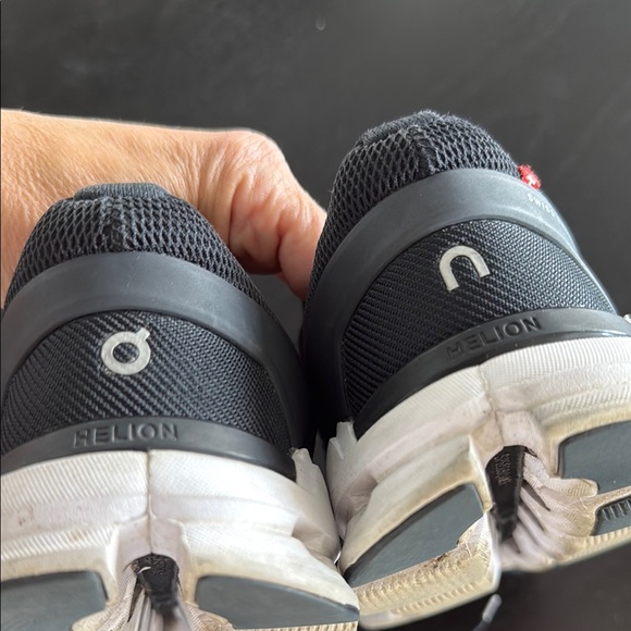 On Running  Athletic Shoes 8.5 - Picture 5 of 6